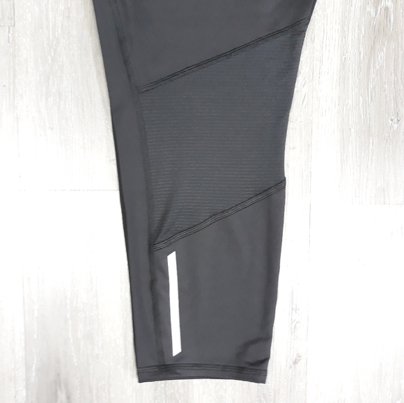 Old Navy Active Go Dry Running Crop 🎇🎇Mesh & Reflective Stripe🎇🎇 XL P - Picture 2 of 12